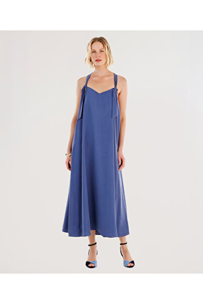 Yargıcı Düğüm Askı Detaylı V Yaka Uzun Boy Elbise