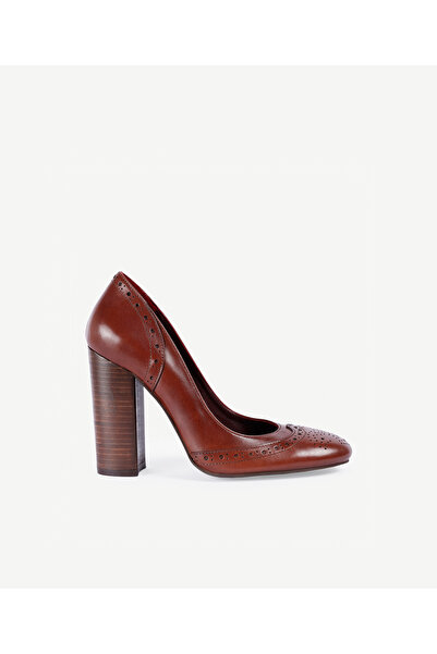 Yargıcı حذاء بكعب جلدي ناعم