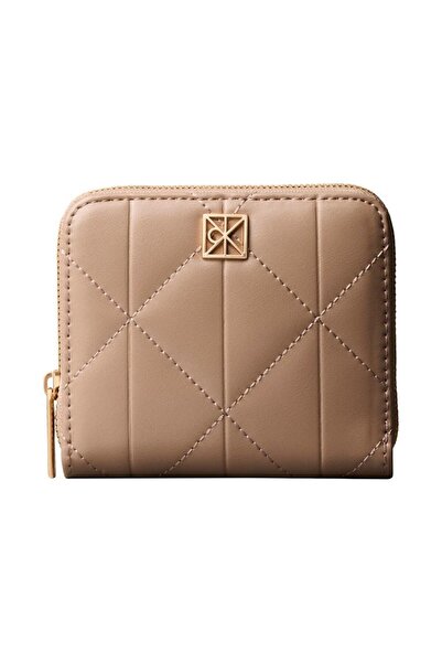 Calvin Klein QUILTED SQUARE ZIP AROUND