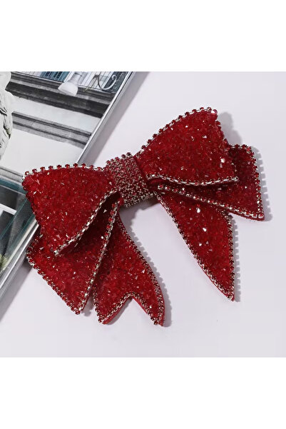 begüm jewelery KIRMIZI KURDELA ÜZERİ PARLAK TAŞLARLA İŞLENMİŞ TASARIM BROŞ