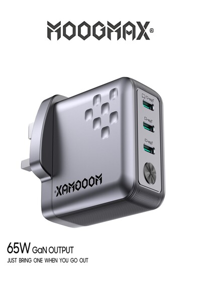MOOGMAX Type-C charger head with three Type-C ports. Type-C connector with GaN technology for improved performance and reduced heat.