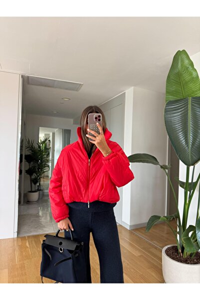 MERVE AKSOY Kısa Şişme Bomber Mont - Kırmızı