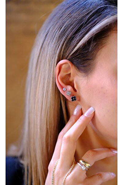 Kübrelia Accessory TAŞLI PARLAK GÖRÜNÜMLÜ YONCA KÜPE SETİ