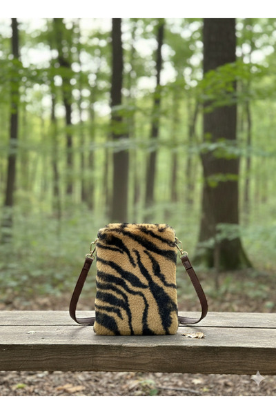 zeynhobi aksesuar Zebra Patterned Brown Mimi Plush Bag