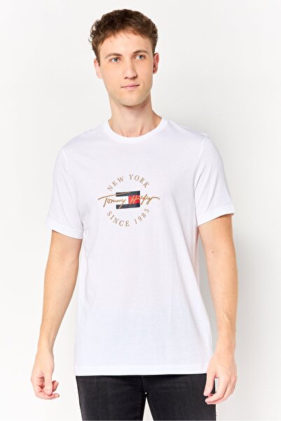 Tommy Hilfiger تي شيرت رجالي بشعار العلامة التجارية بأكمام قصيرة ورقبة دائرية...