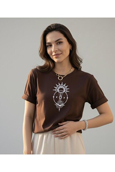 BUWOM تيشيرت نسائي من Moon Soul مطبوع برقبة دائرية