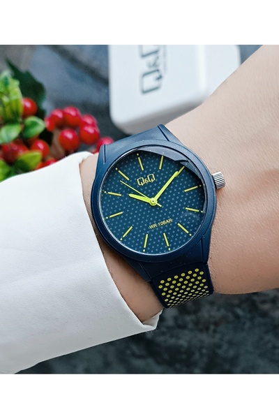 Q&Q Unisex Siyah Silikon Kayışlı 10 Atm Su Geçirmez Kol Saati