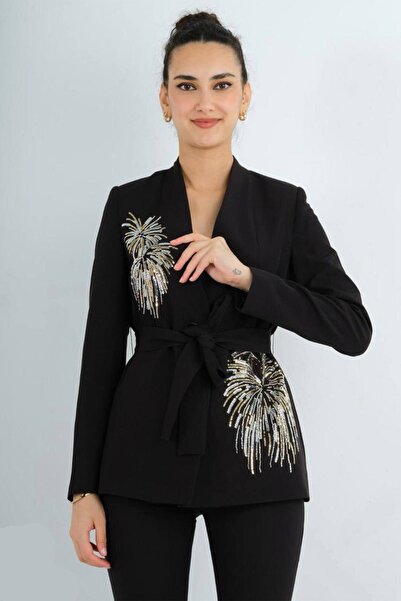 Rain and River بأزرار على الجهتين سترة مطرزة