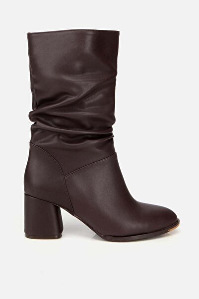 Yaya by Hotiç Kadın Kahverengi Kırışık Görünümlü Diz Altı Topuklu Bot