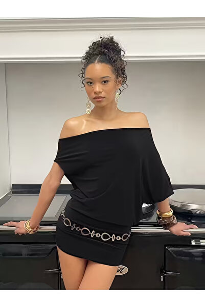 npLStore فستان نسائي قصير الأكمام من قماش سالونيك بكتف مكشوف وياقة غير متماثلة وتصميم انسيابي ضيق وأنيق