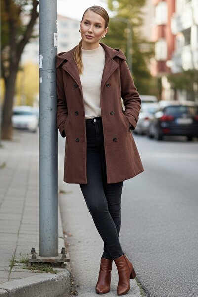 Barbora Yaka Detaylı Büyük Düğmeli Kaşe Kahverengi Kaban