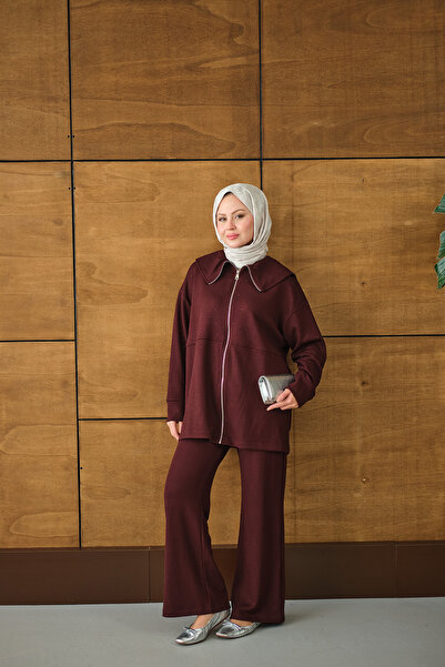 LOCCO Costum de damă cu guler marinar cu pietre, roșu claret