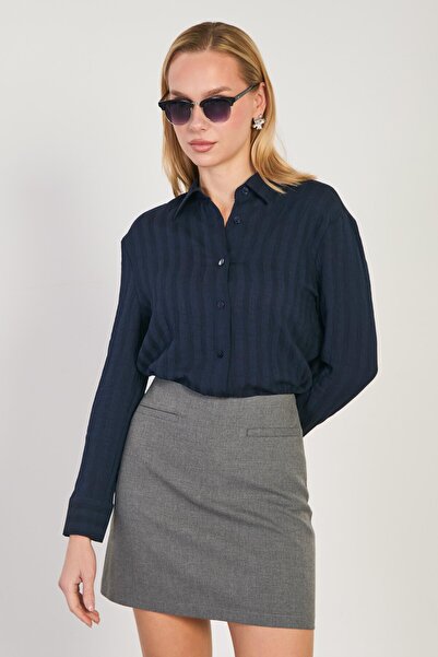 BARRELS AND OIL Women's relaxed fit shirt - navy blue