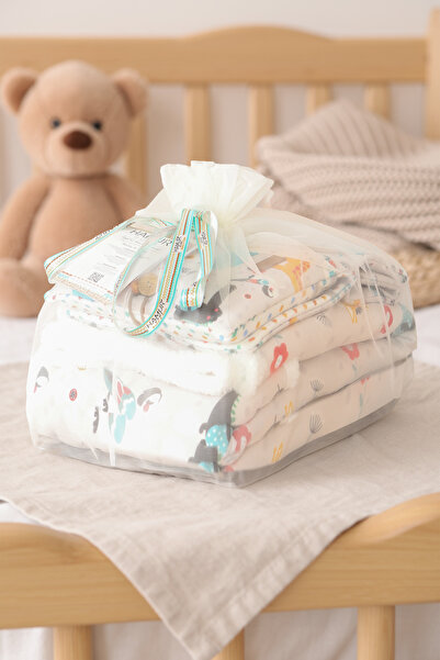 HAMUR Newborn 6-Piece Mother and Baby Care Set; Blanket, Diaper Changing Pad, Multi-Purpose Bag Organizer, Animal