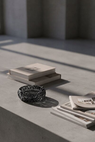 Anadolu Saray 10cm Domed Crystal Gray Glass Ashtray – Stylish and Durable Decorative Design