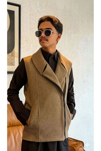 LUXURY Men's vest in its new form with a modern design to suit your taste