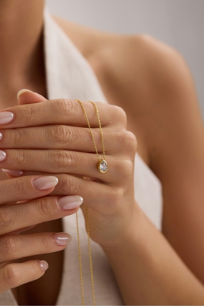 Nereze 925 Ayar Gümüş Gold Kaplama Damla Tasarım Tektaş Kolye