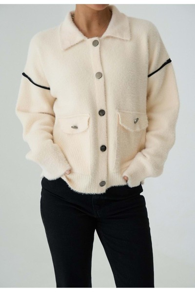 ibeeka Design Button Silver Detailed Cream Color Cardigan