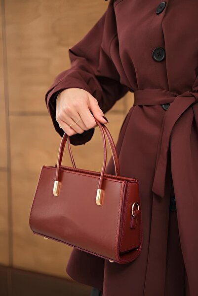 Timeless حقيبة يد نسائية صغيرة باللون البني – حقيبة كتف أنيقة مظهر جلدي مع تفاصيل ذهبية