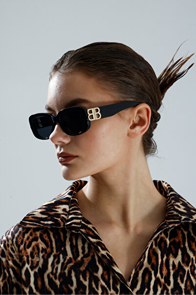 miii Bonita Black Color Bb Letter Framed Rectangle Women's Sunglasses