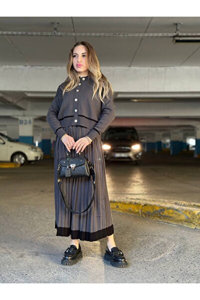 MİVTO طقم تريكو مع تنورة