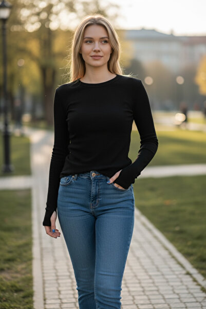 Nuggita Basic Finger Detailed Blouse