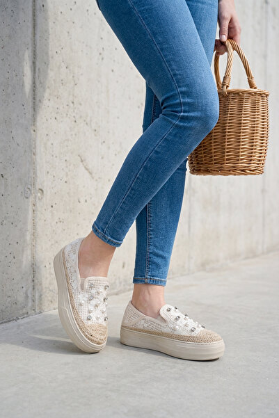 FEMME Women's Sneaker Oval Toe Stone Detailed Casual Shoes Helsa