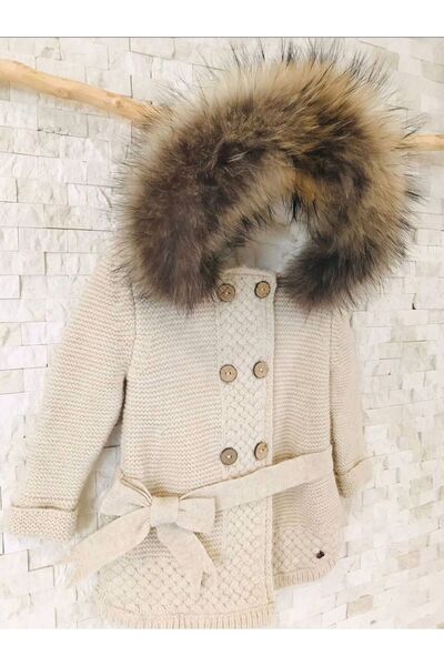 Baby day Children's winter knitted coat with a fur hood and waist tie – stylish design