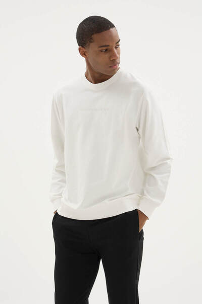 KLY طقم بيجامة رجالي من القطن بنسبة 95% للموسم الجديد بتصميم أنيق وياقة دائرية