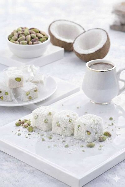 LOQO حلوى السلطان التركية المغطاة بجوز الهند والفستق المحمص مرتين (1 كجم)