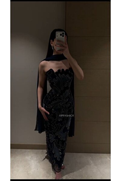 777Basic S-M-L-XL-XXL القماش| قطيفه تطريز بطانه باربي +شال جورجيت🌸 “فستان يحكي عن ذوق رفيع وجمال استثنائي.