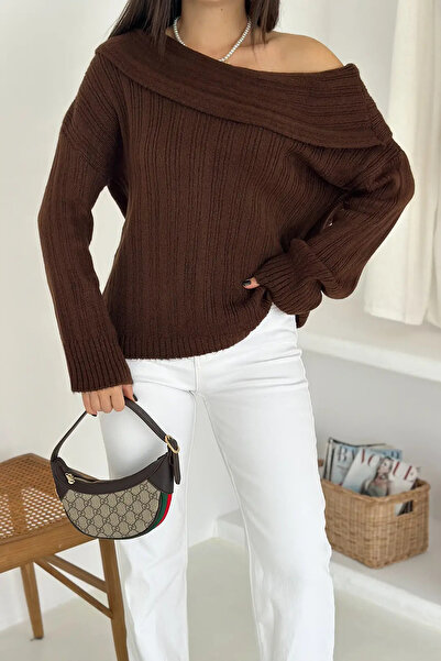 CARLA MARA Women's Madonna Collar Sweater