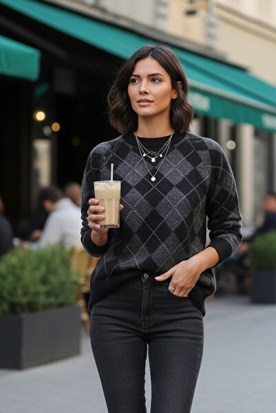 Tarz Cool Women's Black Soft Textured Wide Fit Crew Neck Baklava Knitwear Sweater