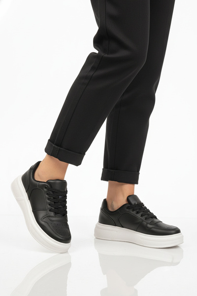 AYK'S Black and White Lace-Up Leather Lightweight Unisex Sneaker Aper 049 g