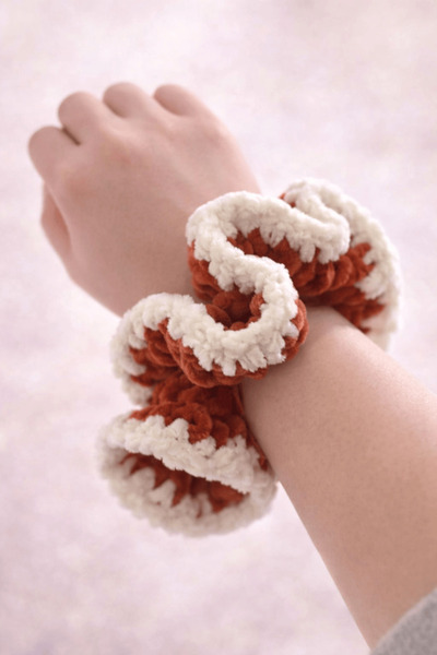 Design 4N Kadife El Örgüsü Lastik Toka Büyük Boy