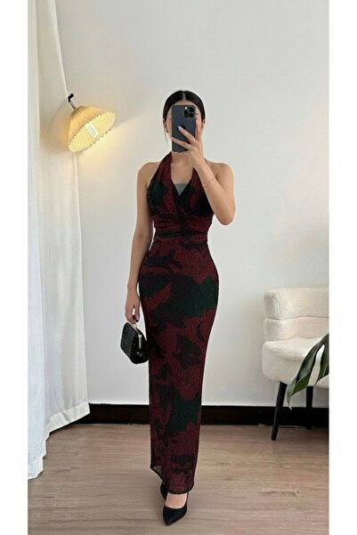 LUMY Elegant Holter dress with a defined waist and flowing silhouette 🌹✨👠🖤