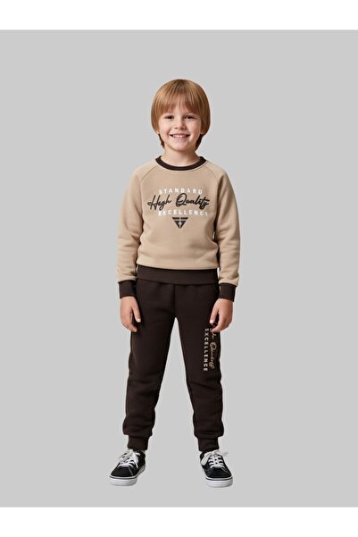 SOROR A winter tracksuit for boys that combines comfort, warmth and elegance.
