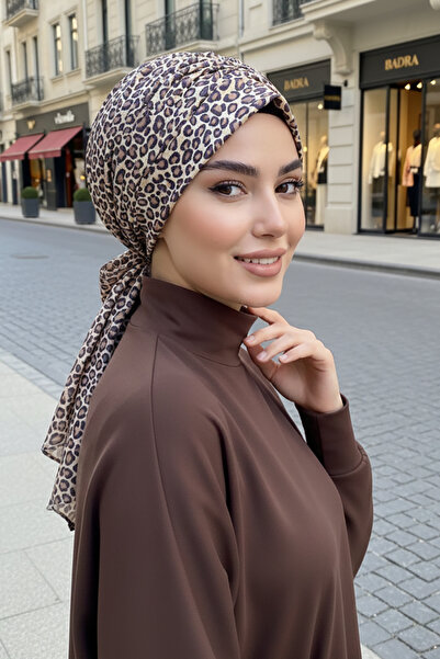 Aişe tesettür Leopar Desenli Tokalı Bone