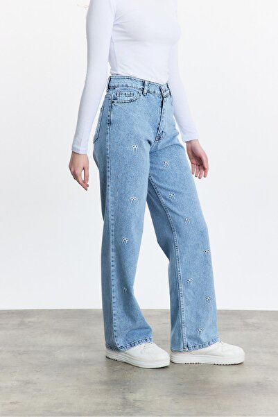 Viola Black Jeans جينز بوي كيس بلو ريبون أرجل واسعة الأساسي