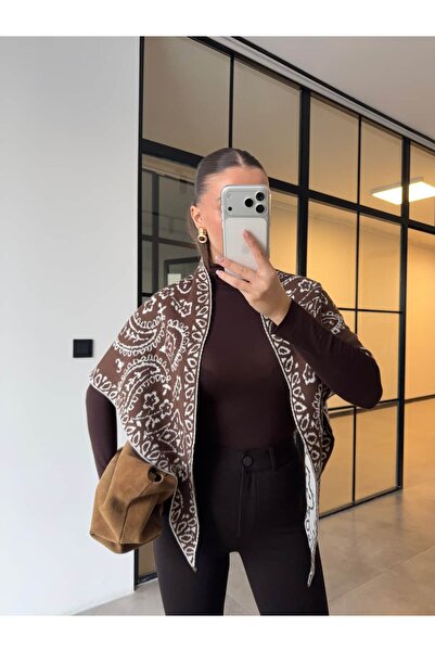 BB Bensu Buyruk DESENLİ ÜÇGEN TRİKO ŞAL