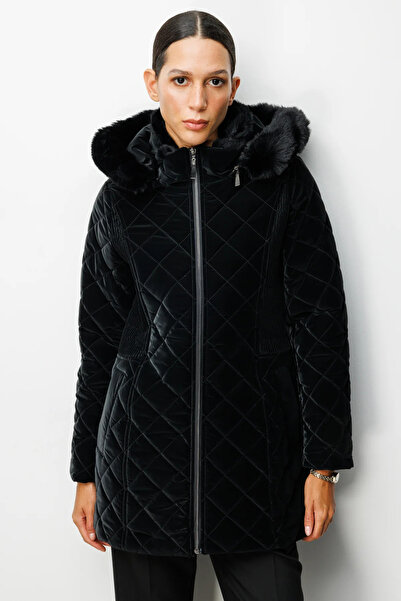 Ekol Kadın Kapüşonlu Kürk Detaylı Kapitone Kaban Fermuarlı