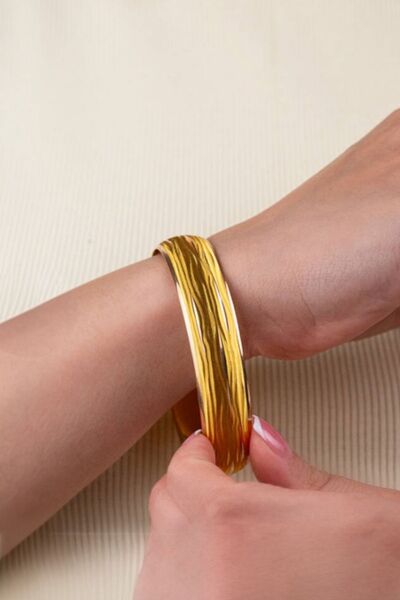 Çgk Çiğdem Gürel Kuyumculuk 8K Altın Dikey Çizgili Klasik Bilezik