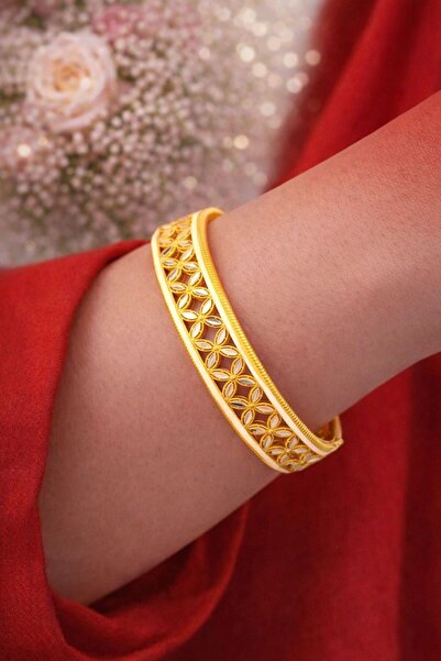 Çgk Çiğdem Gürel Kuyumculuk 8K Altın Ortası Burma Üç Sıra Ajda Kelepçe Bilezik – Şık ve Yatırımlık Tasarım