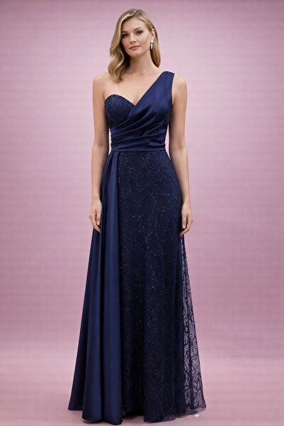 Hüseyin Baştürk Tek Omuz İşlemeli Yaka Detayı Saten Balık Abiye