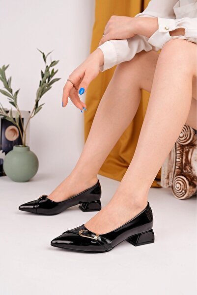 Riventa Kadın Siyah Tokalı Alçak Topuk Babet Ayakkabı