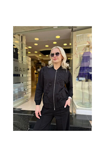 Lal Triko Lal Swet Mont