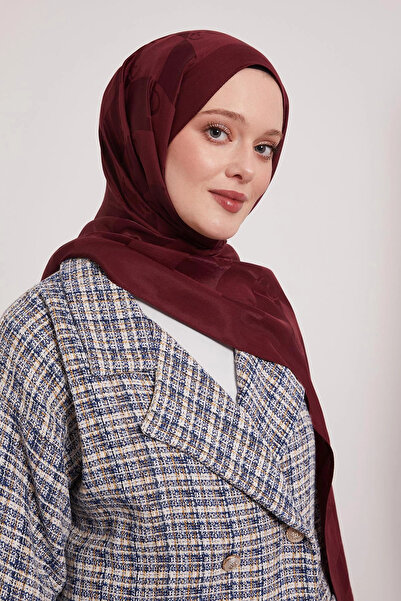 LuvenSara شال جاكار من الليوسل نايا - أحمر ياقوتي