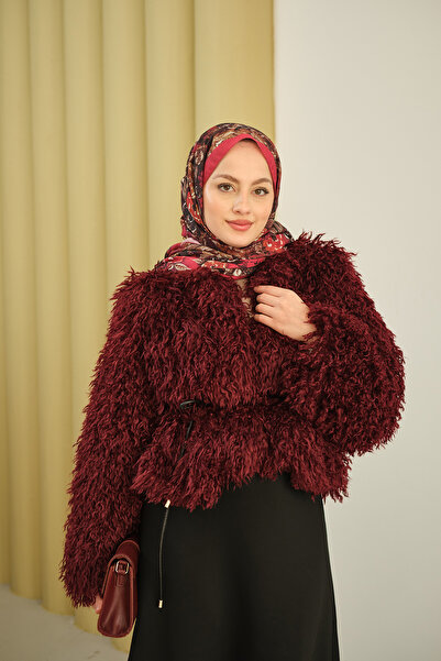 LOCCO Women's Curly Detail Fur Coat Burgundy