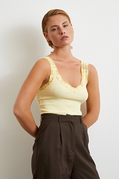 Never more Lace Strap Ball Yellow