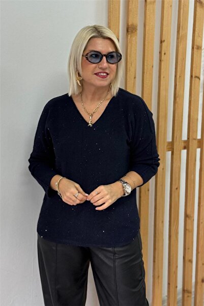 By Esra Celkan Lacivert V Yaka Pullu Uzun Kol İthal Triko